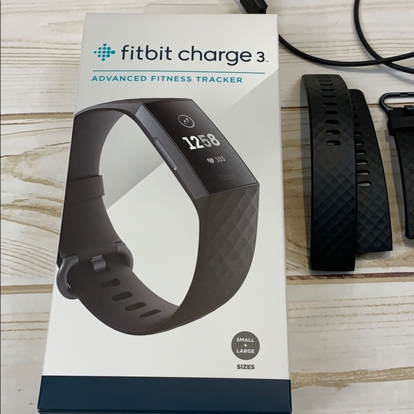Fitbit Charge 3 - all original + bonus bands - Picture 4 of 5